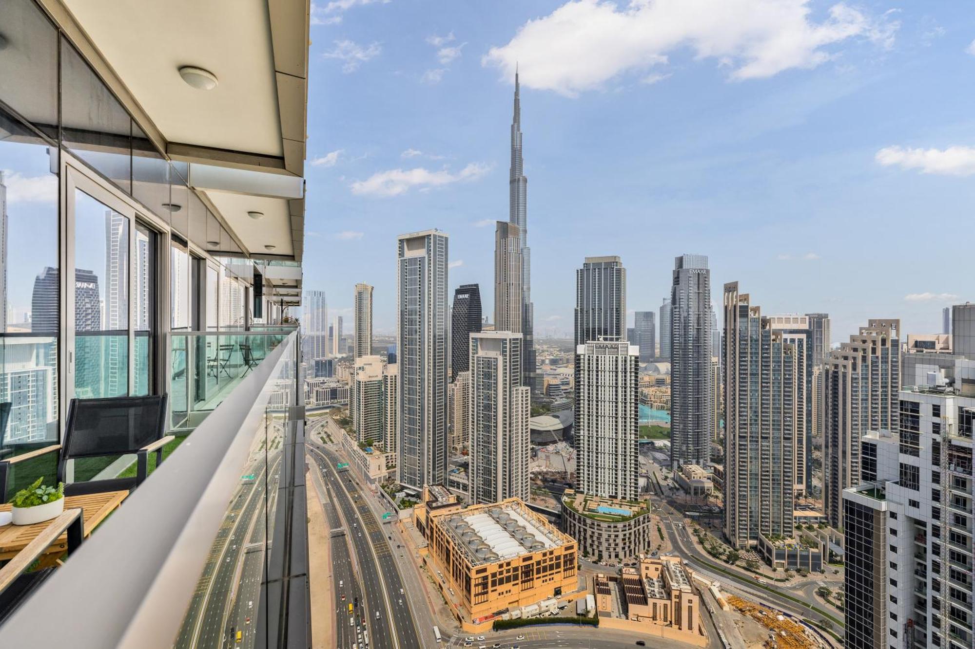 Apartment High Floor Burj Khalifa & Sea View With Stunning Infinity Pool *