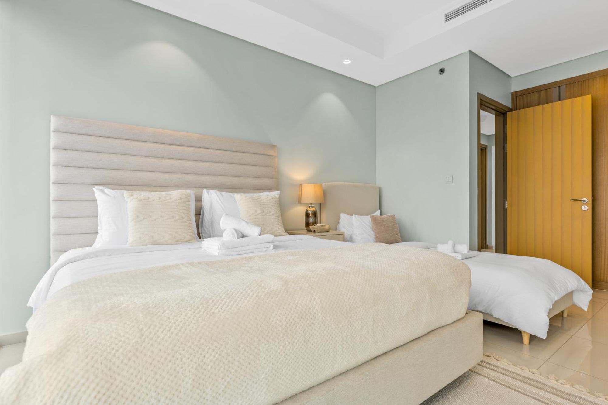 Apartment High Floor Burj Khalifa & Sea View With Stunning Infinity Pool