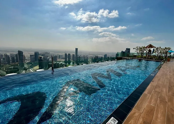 High Floor Burj Khalifa & Sea View With Stunning Infinity Pool